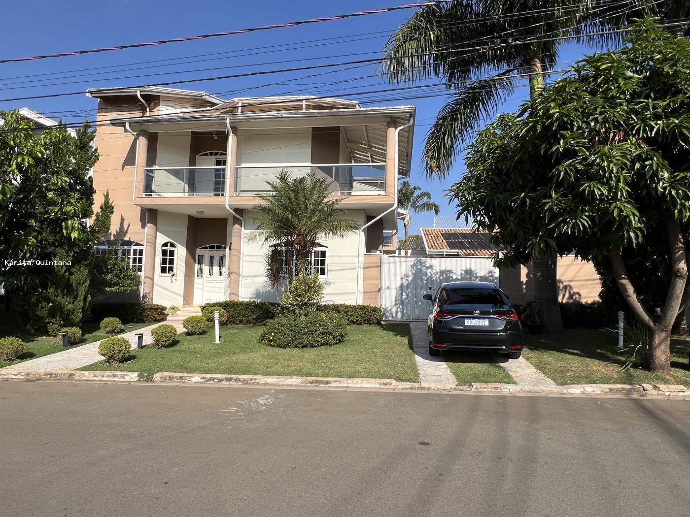 Casa em Condom�nio