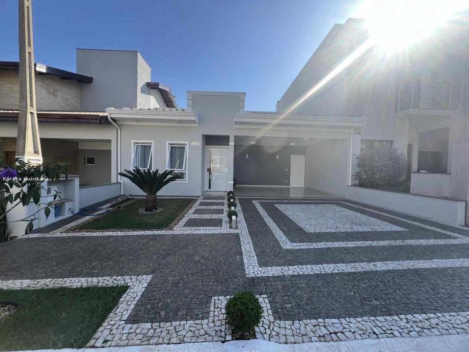 Casa em Condom�nio