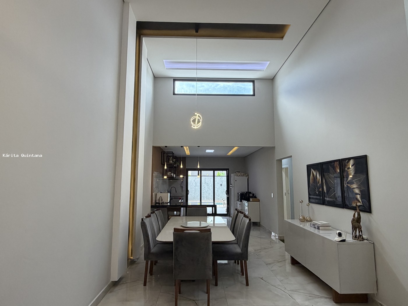 Casa em Condom�nio